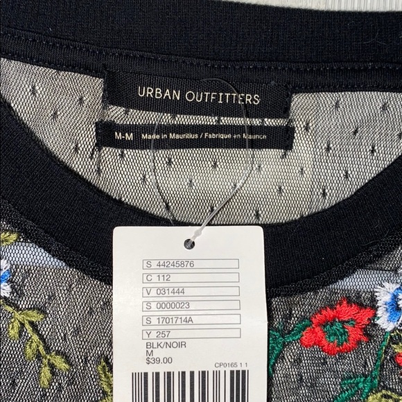 Urban outfitters sheer floral top. Size M (NWT) - Picture 2 of 3